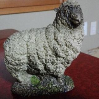 ニュージーランド　クライストチャーチの手工芸　羊の置物