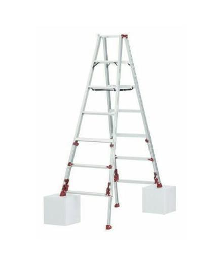 アジャスト(伸縮)式  脚立【未使用品】