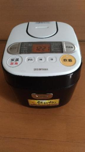 炊飯器　アイリスオーヤマ　3合　2016製
