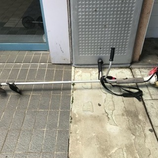 龍ケ崎市内1F敷地前渡し限定配達無料‼︎コマツ ゼノア肩掛け草刈り機(草払機)BC2211