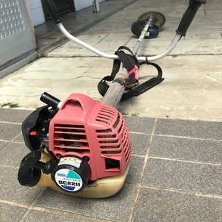 龍ケ崎市内1F敷地前渡し限定配達無料‼︎コマツ ゼノア肩掛け草刈り機(草払機)BC2211