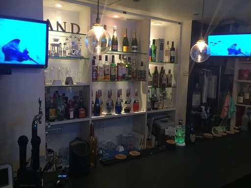 大阪市北区曽根崎にあるBAR譲ります。即オーナーです。