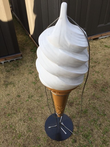 ソフトクリーム看板(よく店頭で飾ってある光るやつです。)