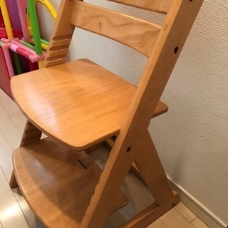 木製の椅子
