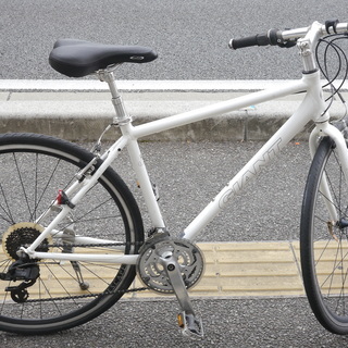 商談中防犯登録込 GIANT エスケープ R3 白 クロスバイク ジャイアント