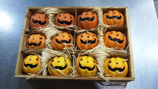 未使用新品 ハロウィン かぼちゃ12個入り 陶器置物 くんくん 護国寺の年中行事用品 その他 の中古あげます 譲ります ジモティーで不用品の処分 未使用新品 ハロウィン かぼちゃ12個入り 陶器置物 くんくん 護国寺の年中行事用品 その他 の中古あげます 譲ります ジモティーで不用品の処分
