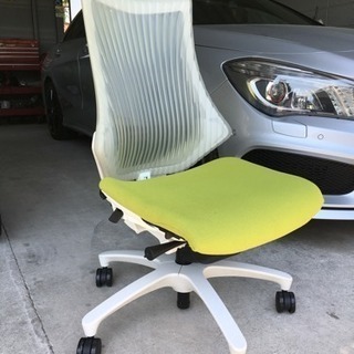 中古美品！　国内一流メーカー製 　 学習椅子　オフィスチェアに！