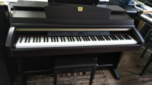 電子ピアノ　ヤマハ　クラビノーバ　CLP-230R　￥35.000-