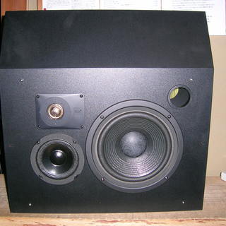 JBL 8330 THX認定サラウンド用3ウェイスピーカー 壁面取付用