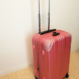 スーツケース(鍵付き・拡張機能付き)
