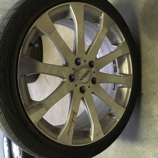 エルグランド　19インチ245/40r19 VENERDi　4本　シートカバー付き。 エルグランド 19インチ245/40r19 VENERDi 4本 シートカバー付き。