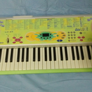 CASIO　光ナビゲーションキーボード　ルーチェ　LK-37