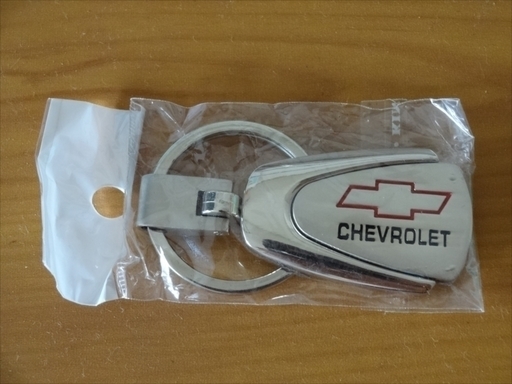 未使用 シボレー エンブレムキーホルダー Chevrolet 自動車 外車 リング Chain Emblem Key Ring Car チ エール 大阪のアクセサリーの中古あげます 譲ります ジモティーで不用品の処分