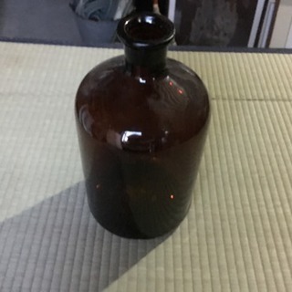 レトロな昭和のガラス瓶