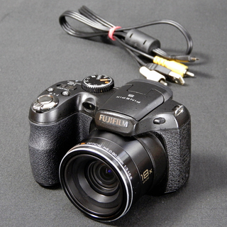 Fujifilm FinePix S1800 デジタルカメラ 1...