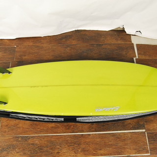 エッセンス ESSENCE サーフボード 6.6　フィン　ケース付　アントレ