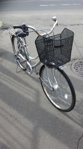値下げ！！パンクしない26インチ　comodo 自転車　オートライト　六段切替