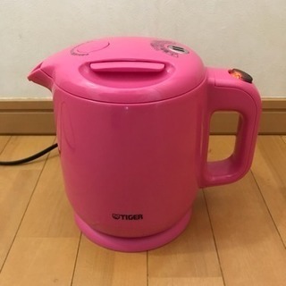 美品 タイガー 電気ケトル 0.8L PCE-A080 ベリーピンク