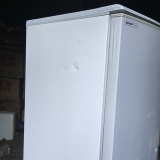 ◎ 送料設置無料　SHARP　大きめ2ドア冷蔵庫　167L Amazon.co.jp: シャープ 167L 2ドア冷蔵庫 ピンク系SHARP SJ-17X