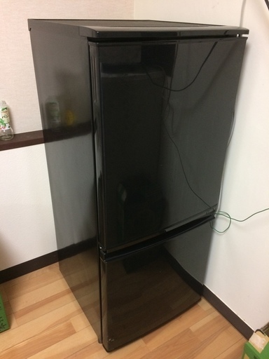 冷蔵庫　137L　2015年製