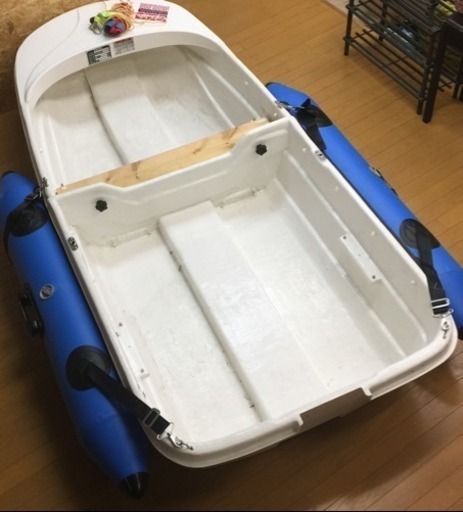 ◆分割式ボート◆2馬力エンジン他備品全部付き！！免許不要