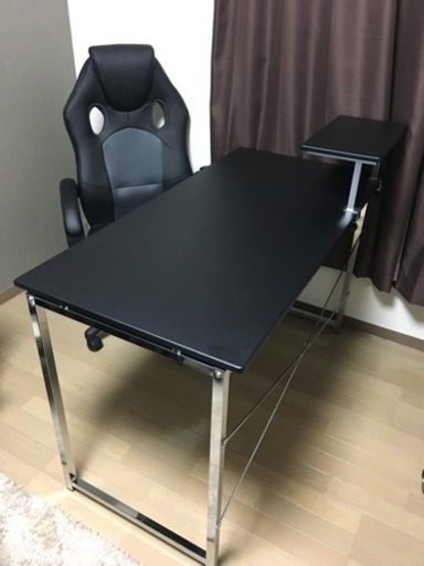 パソコンデスクとイスのセットです！