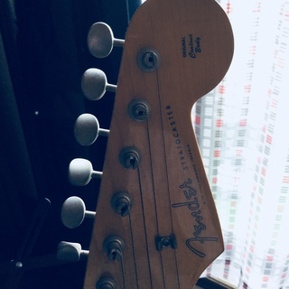 Fender Japan エレキギター ストラトキャスター サンバースト色 ギター