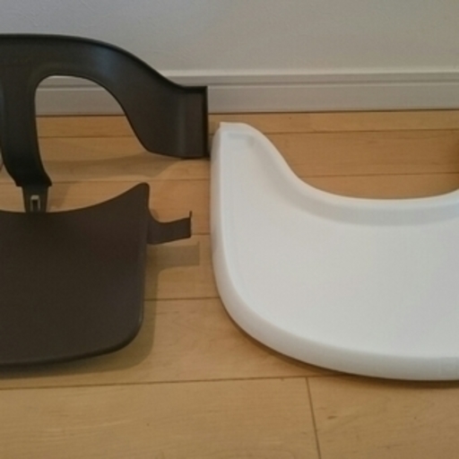 美品　STOKKEトリップトラップ　ベビーセット＆トレイ・延長グライダーつき！！　ブラウン