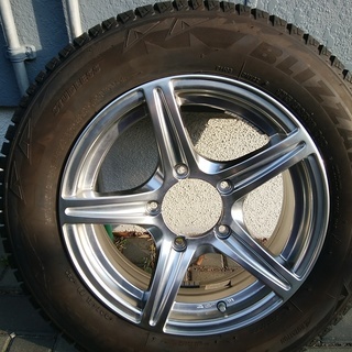 スタッドレスタイヤ　ホイールセット（ブリザックDM-V2　ジムニー用）