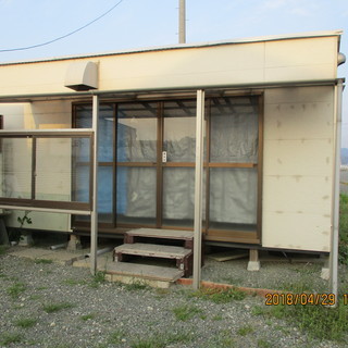 良質  コンテナ 倉庫 沢山の備品 大工さんの作った建屋 新古店舗を譲ります その他