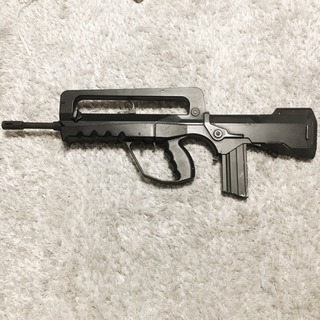 ファマス FA-MAS 5.56F1 電動ガン バッテリー二本付き 動作確認済