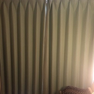 ニトリ緑の遮光カーテン 100x200cm