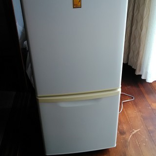 冷蔵庫　Panasonic　NR-B143ED　
