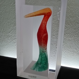 Kosta Boda ガラスのオブジェ：箱の中の鳥（手彫りの刻印入り）
