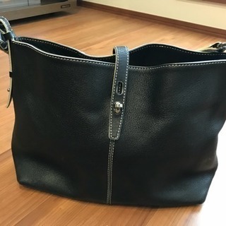 Les sacs Adam 牛革のバッグ