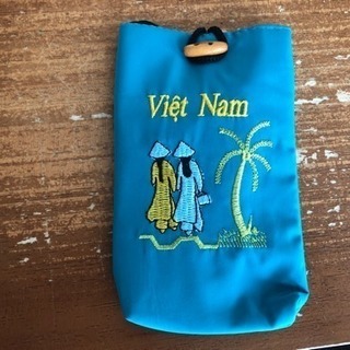 ベトナム製ポーチ