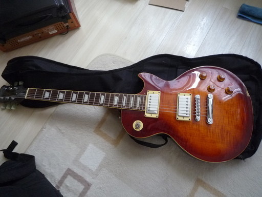 epiphone ギブソン　レスポールモデル　6万円ぐらいで購入