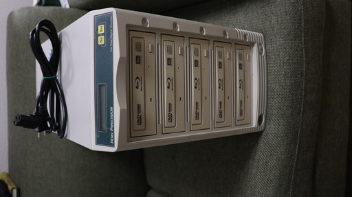 BD-R / DVD / CD　1:4 デュプリケーター　コピーマシン