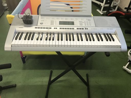 美品！カシオ CASIO CTK-4000 電子ピアノ キーボード 自動伴奏機能 61鍵 ピアノ形状鍵盤