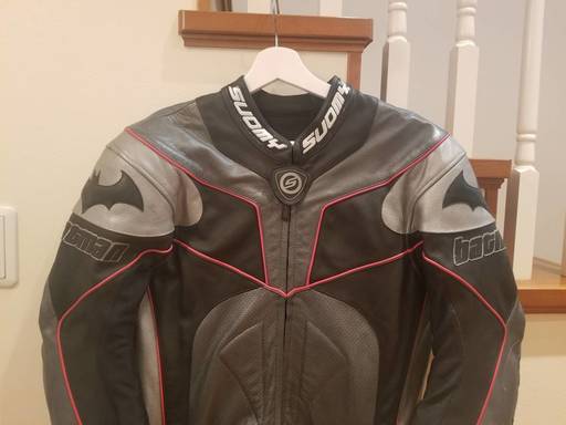 超希少・未使用 バットマン・デザイン・コラボ ライディングスーツ レザー/革ツナギ ライディングスーツ 本革 SUOMY 50サイズ