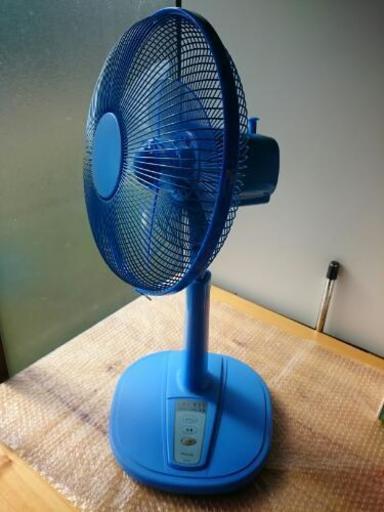 扇風機   青色  動きます。