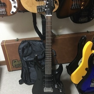 黒いエレキギター