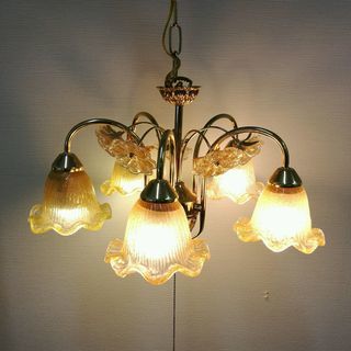 花モチーフがかわいい キシマ シャンデリア 吊り下げライト 2カ所にled電球 照明 Jm405 取りに来られる方限定 はぁとらいん 尼崎の照明 器具の中古あげます 譲ります ジモティーで不用品の処分