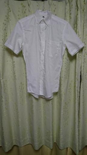 二枚セット メンズ白シャツ半袖ユニクロ とんこ 東札幌のシャツ メンズ の中古 古着あげます 譲ります ジモティーで不用品の処分