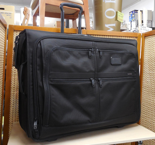 品質のいい “TUMI” ガーメントキャリー スーツケース - 旅行用品 - hlt.no