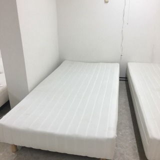 ベッド（布団・枕・シーツ類も無料で付けます）1000円で譲ります...