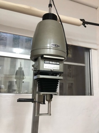引き伸ばし機