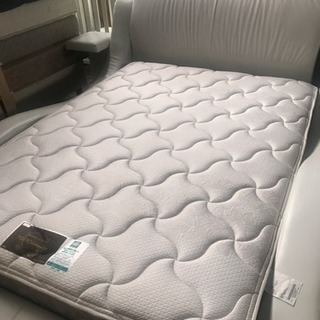 オシャレなベッド