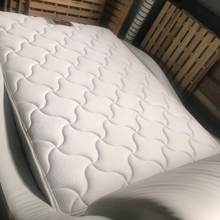 オシャレなベッド