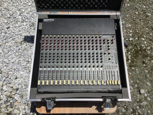 MACKIE CR1604-VLZ アナログミキサー MACKIE マッキー CR1604-VLZ 16ch